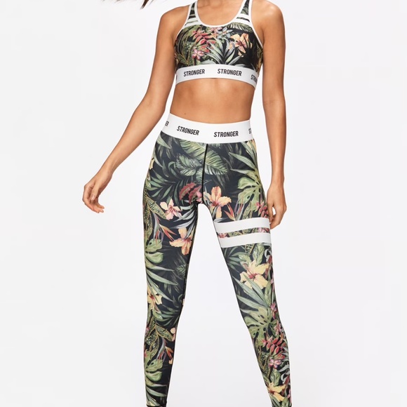 Activewear Set - Picture 1 of 1